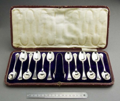 Rat-Tail Trefid Silver Teaspoon and Tongs Set (12 Teaspoons, 1 Sugartongs)